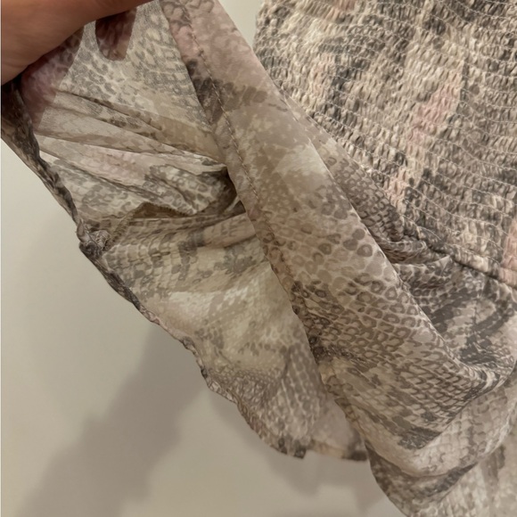 Reptile Print Gray Tank Top - Picture 5 of 5